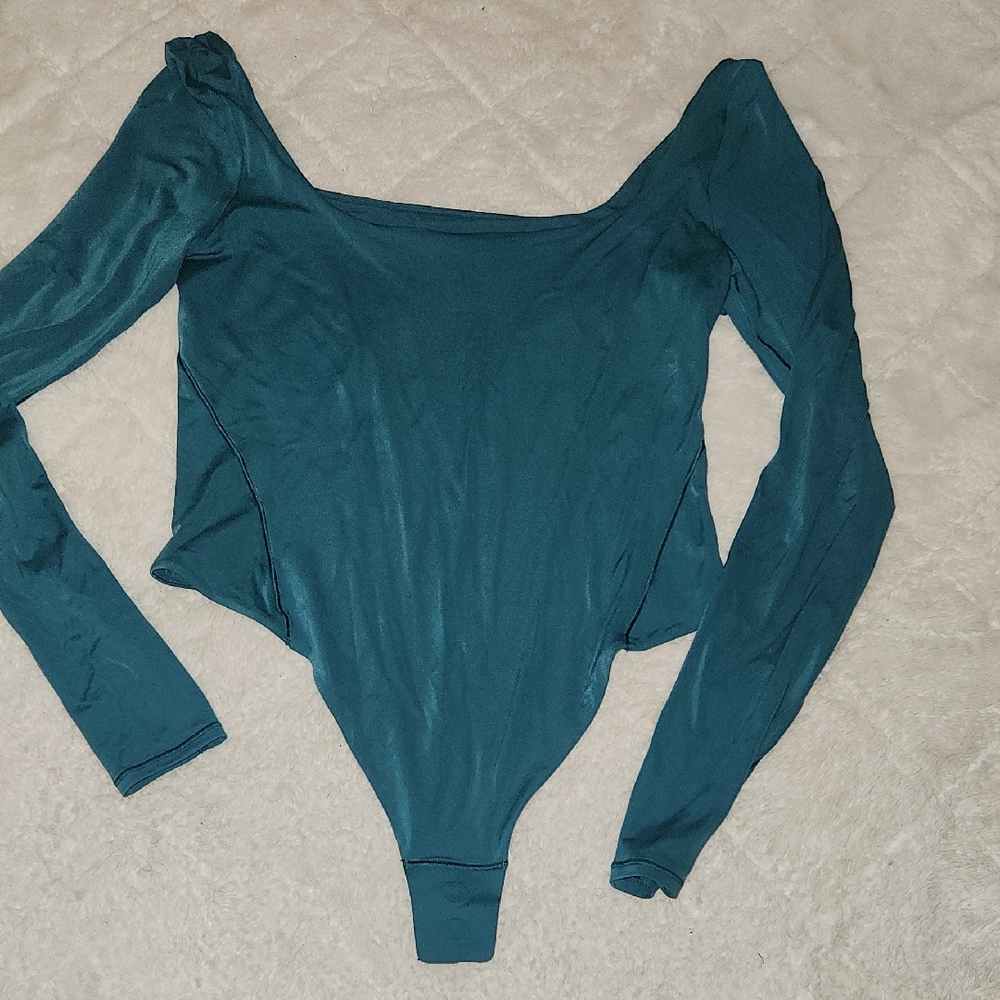 Lululemon Ultrasoft Nulu Square Neck Long Sleeve Bodysuit